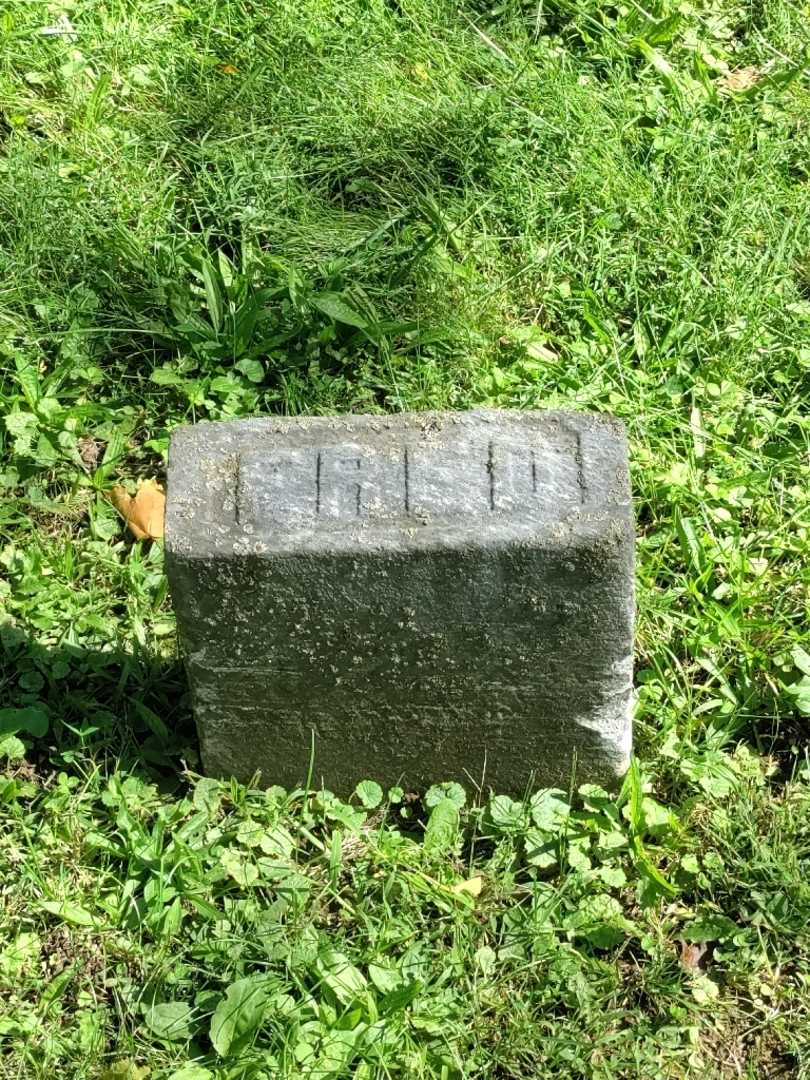 Fred L. Schultz's grave. Photo 4