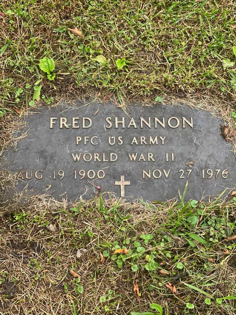 Fred Shannon's grave. Photo 3