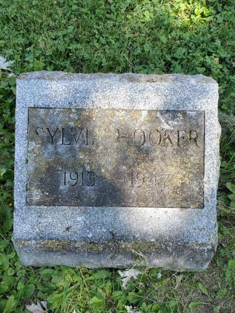 Sylvia Hooker's grave. Photo 3