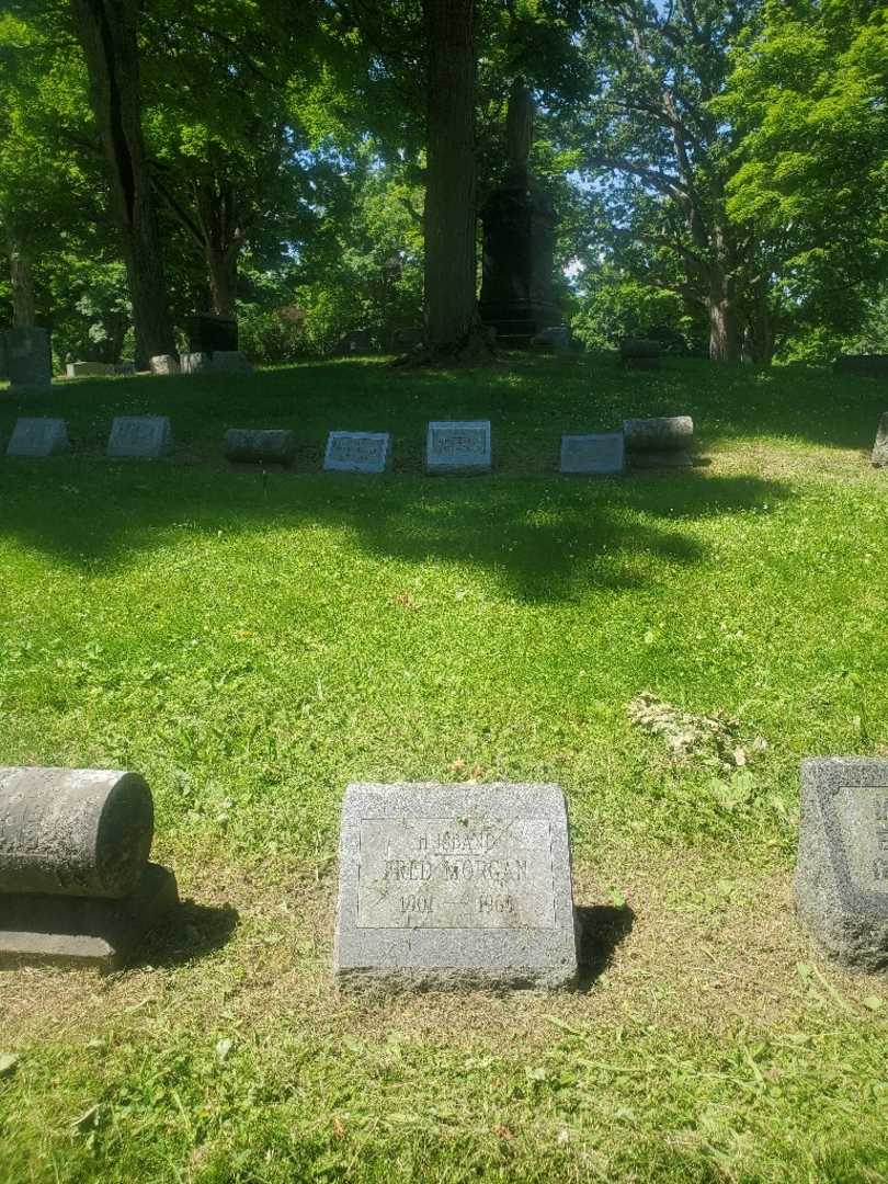 Fred Morgan's grave. Photo 1