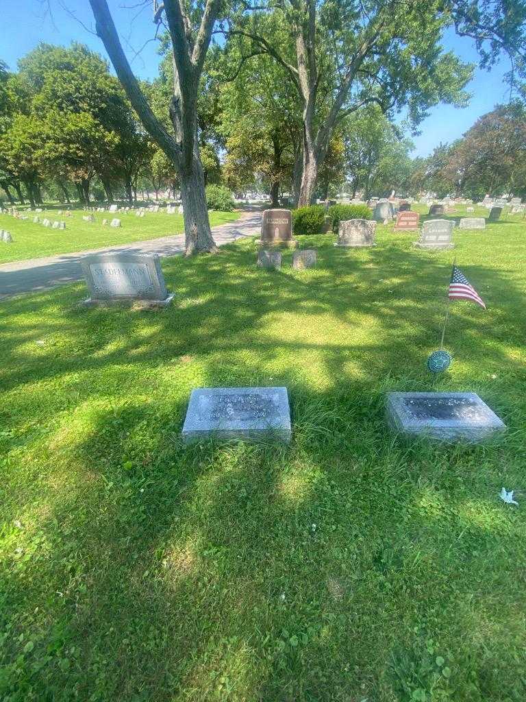 Dorothy F. Stadelmann's grave. Photo 1