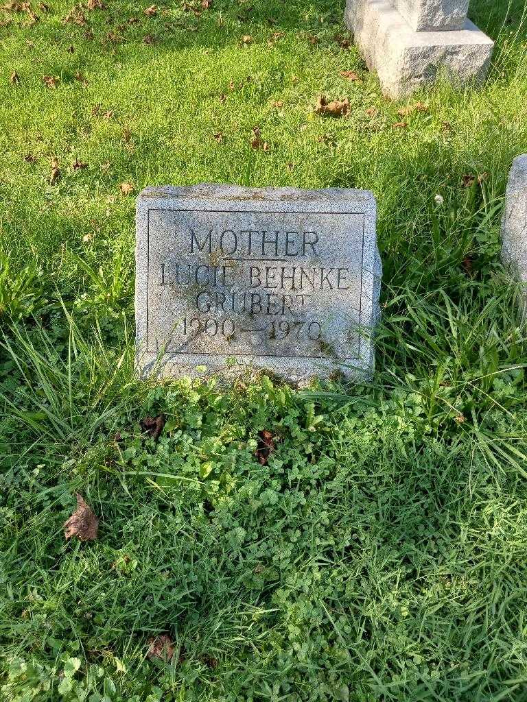 Lucie Behnke Grubert's grave. Photo 2