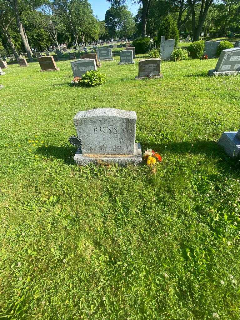 Mabel Ross's grave. Photo 1