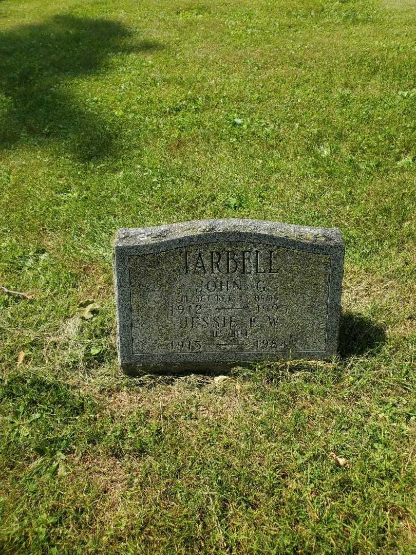 Jessie E. W. Tarbell's grave. Photo 2