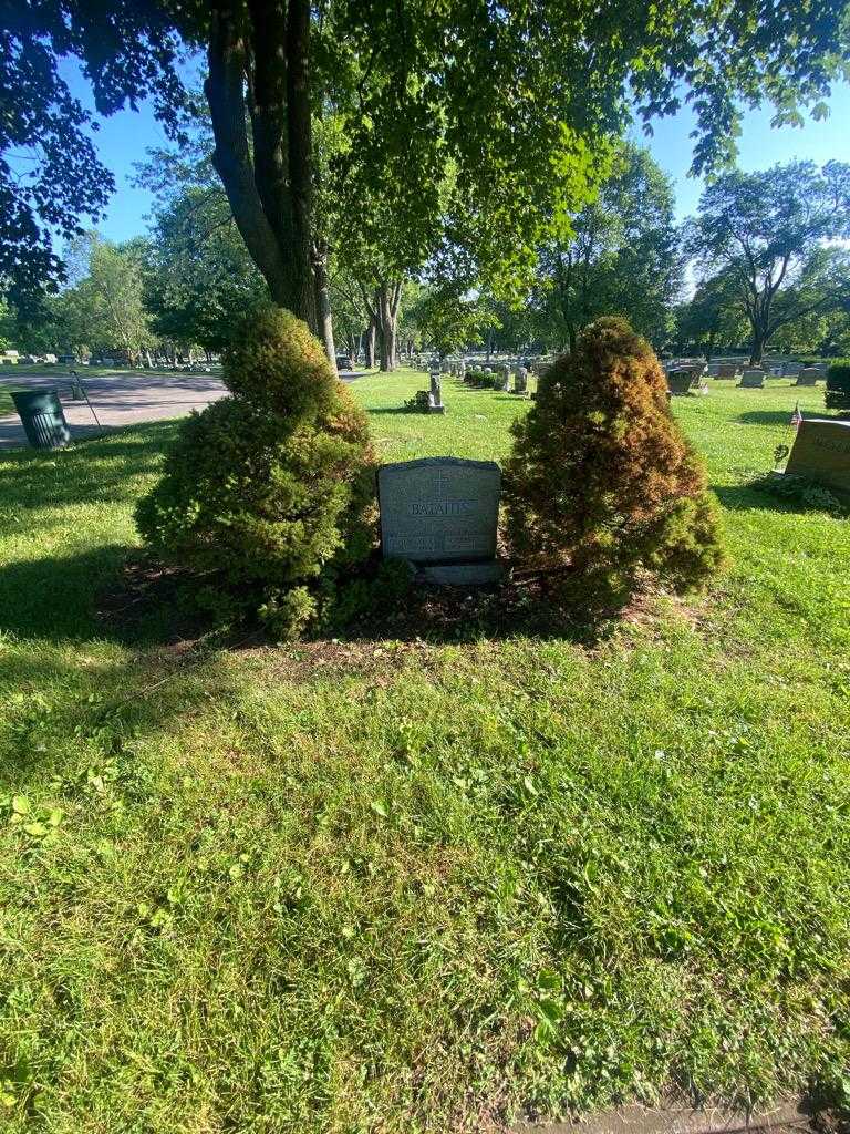 Laura A. Drake's grave. Photo 1