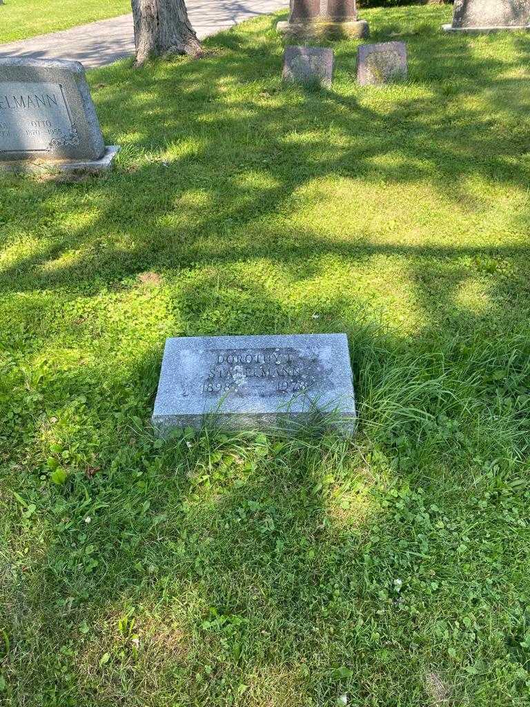 Dorothy F. Stadelmann's grave. Photo 2