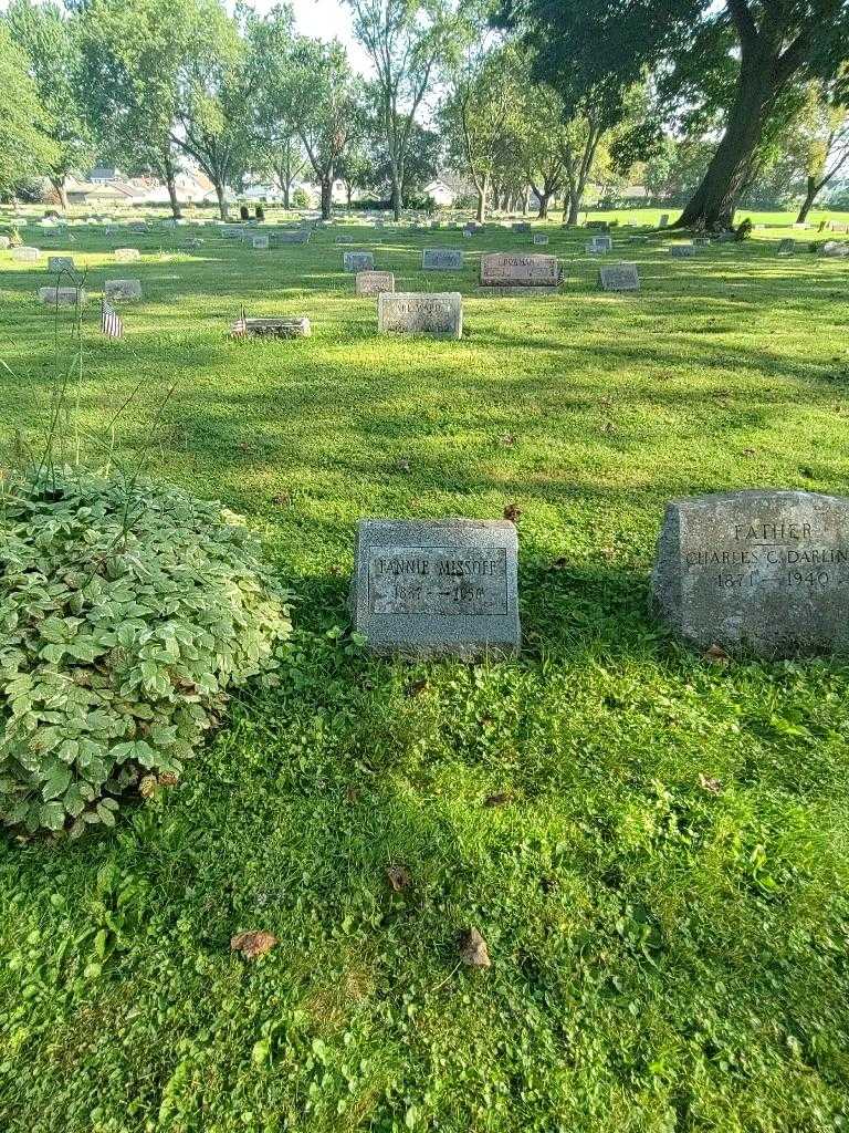 Fannie Missoff's grave. Photo 1