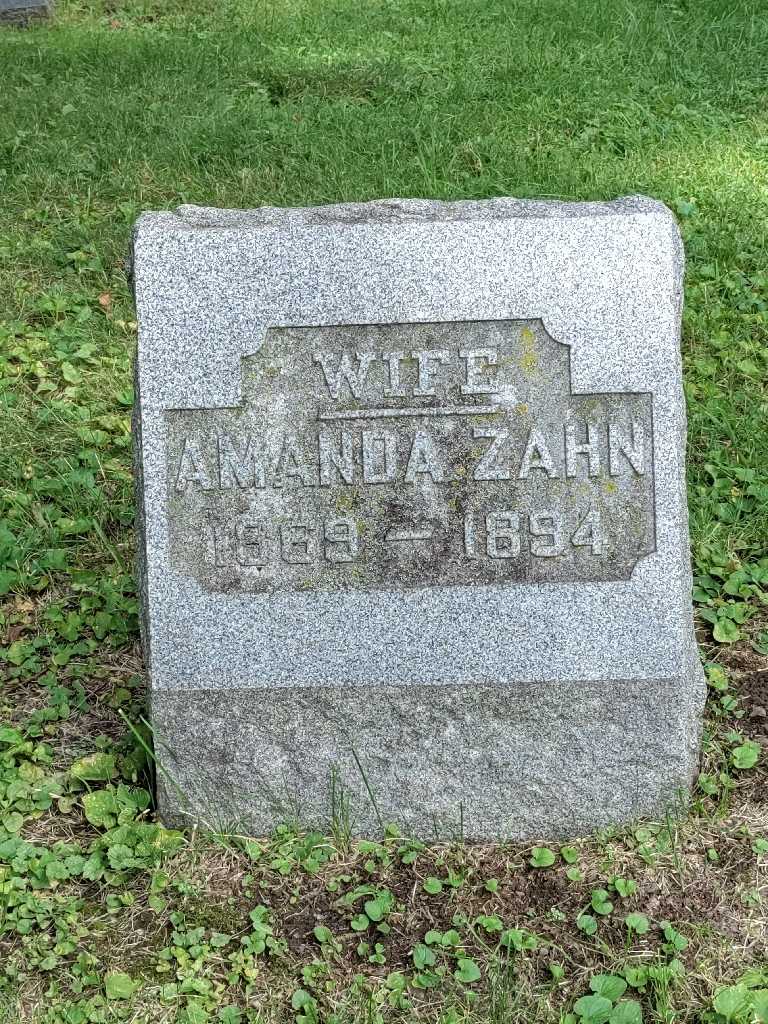 Amanda Zahn's grave. Photo 3