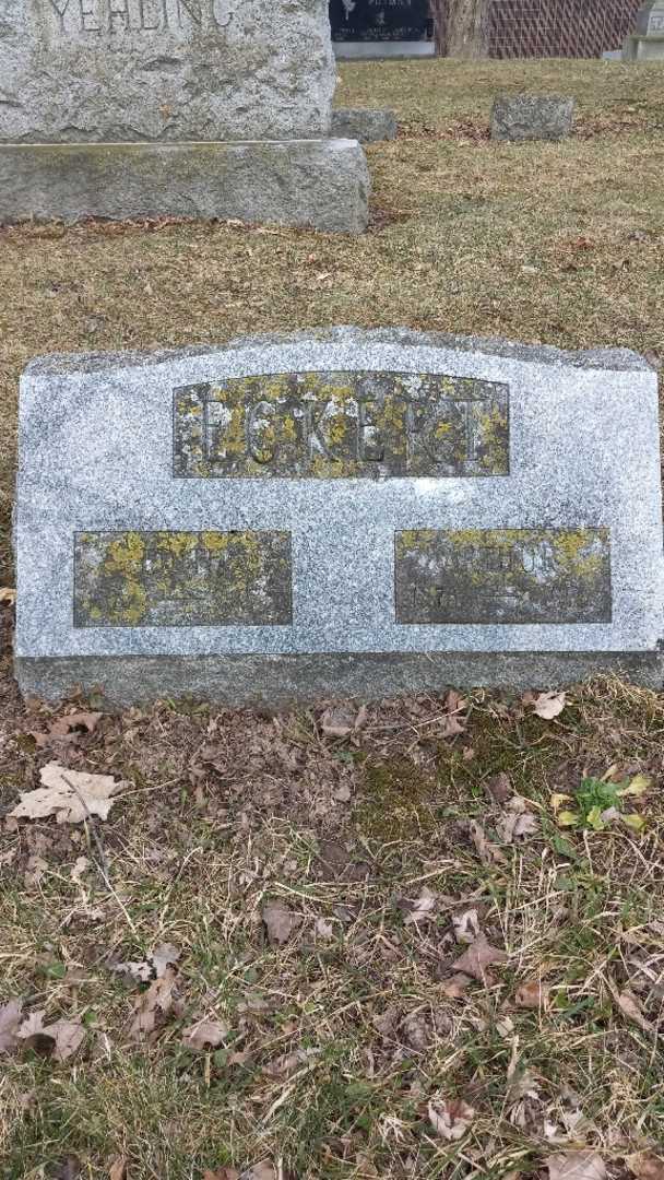 Edith Eckert's grave. Photo 4