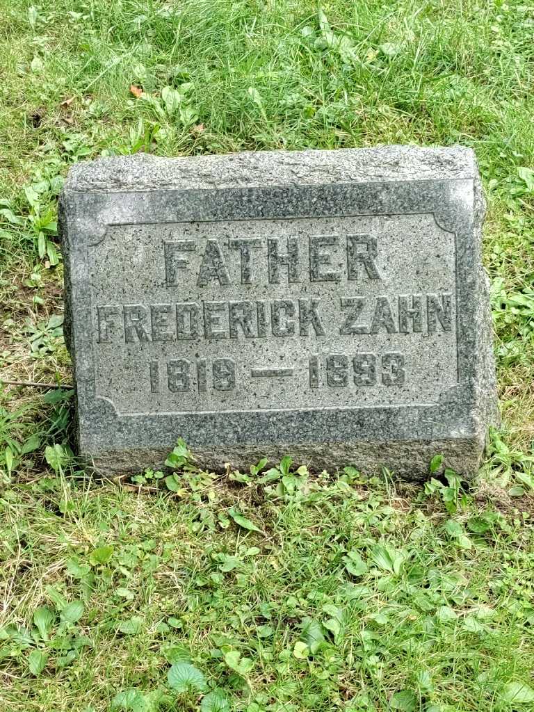 Frederick Zahn's grave. Photo 3