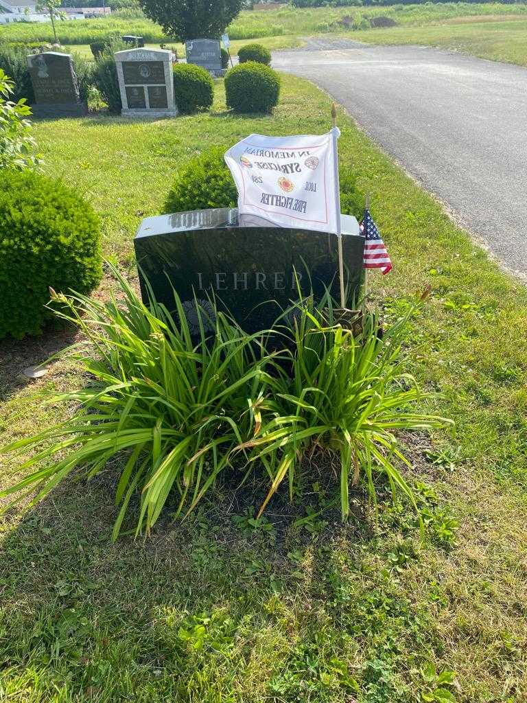 David Richard Lehrer's grave. Photo 2