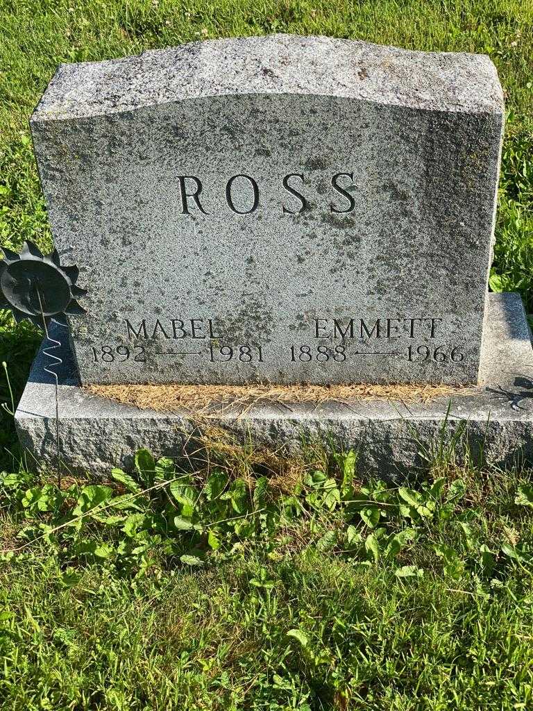 Mabel Ross's grave. Photo 3