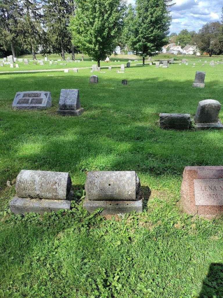Eliza Rainbow's grave. Photo 1