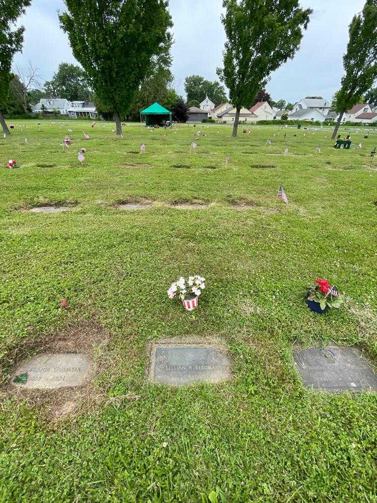 Lillian H. Bergmann's grave. Photo 1