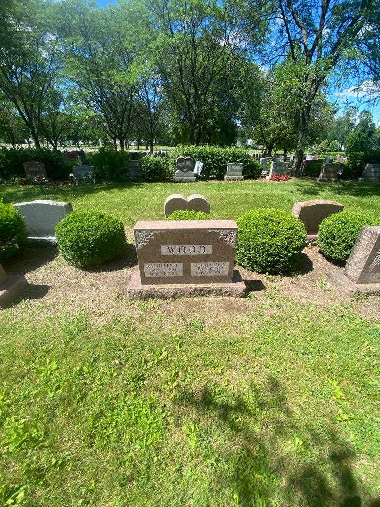 Richard P. Wood's grave. Photo 1