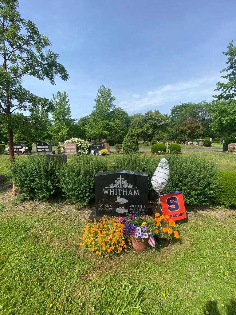 William F. Whitham's grave. Photo 1