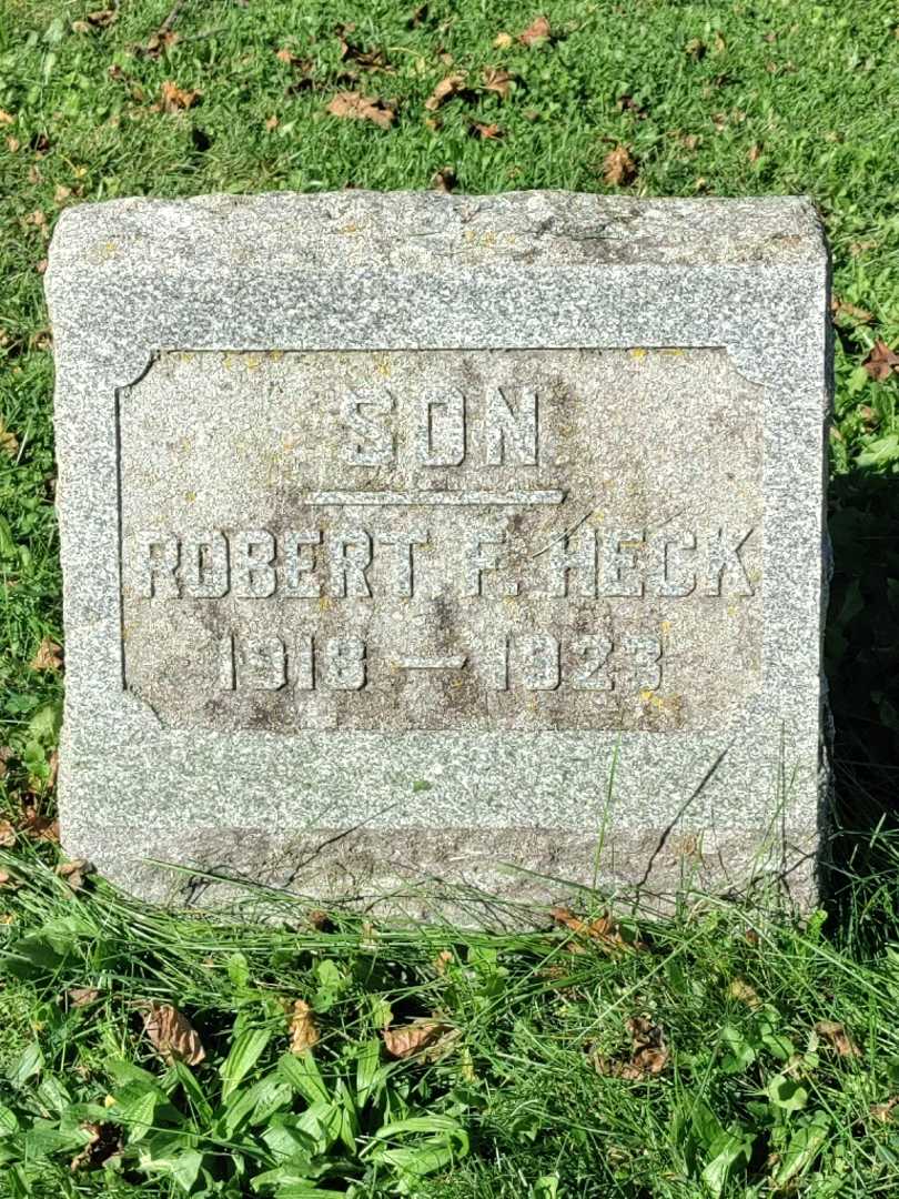 Robert Frederick Heck's grave. Photo 3