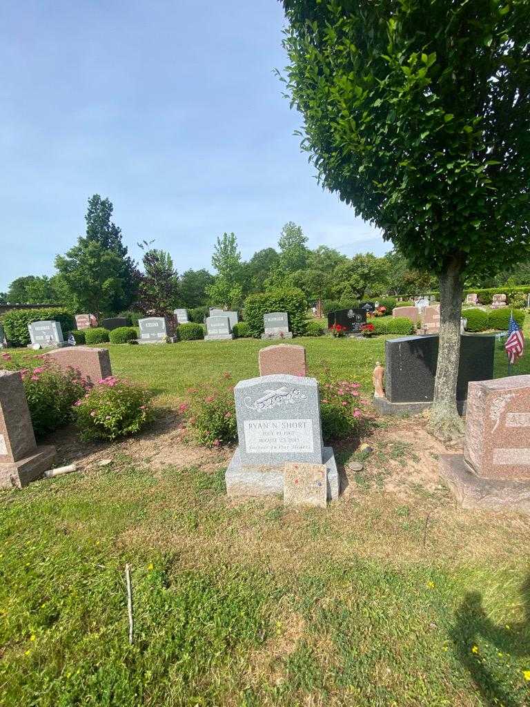 Ryan N. Short's grave. Photo 1