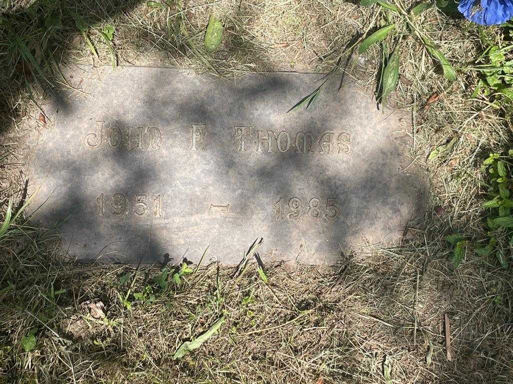 John F. Thomas's grave. Photo 3