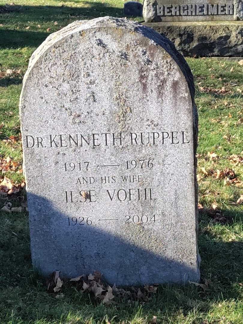Doctor Kenneth Ruppel's grave. Photo 6