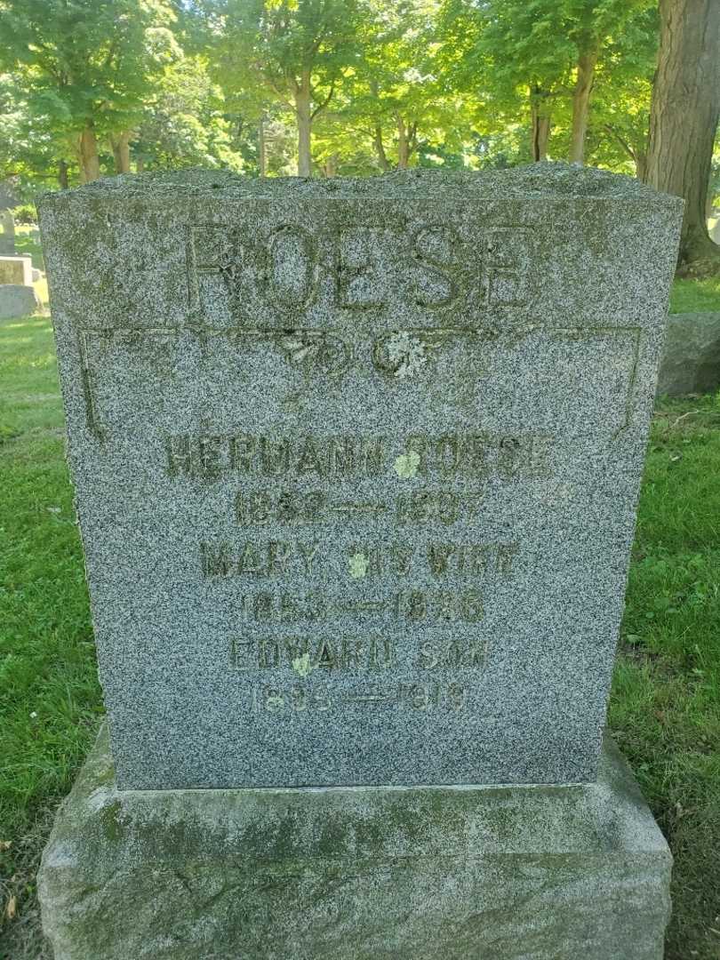 Edward Roese's grave. Photo 3