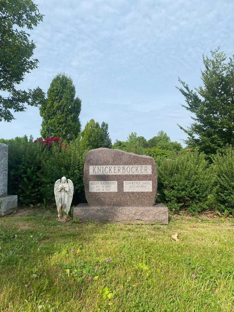 Helen Katherine Knickerbocker's grave. Photo 2