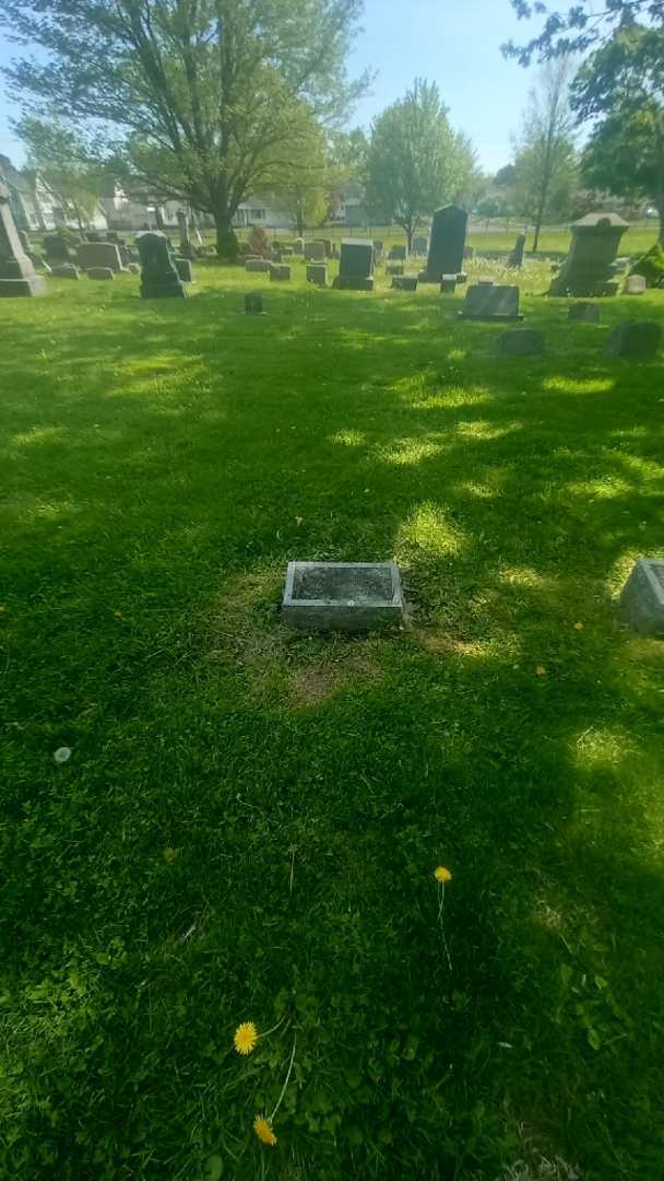Karl W. Schwartz's grave. Photo 1