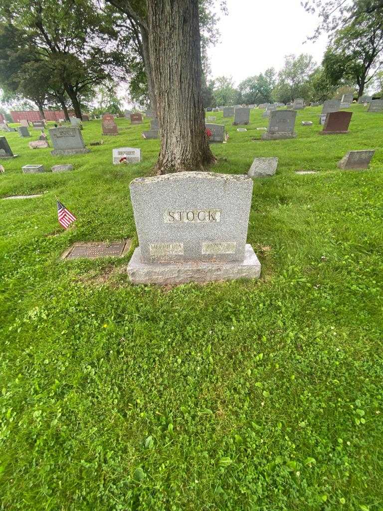 Erna H. Stock's grave. Photo 1