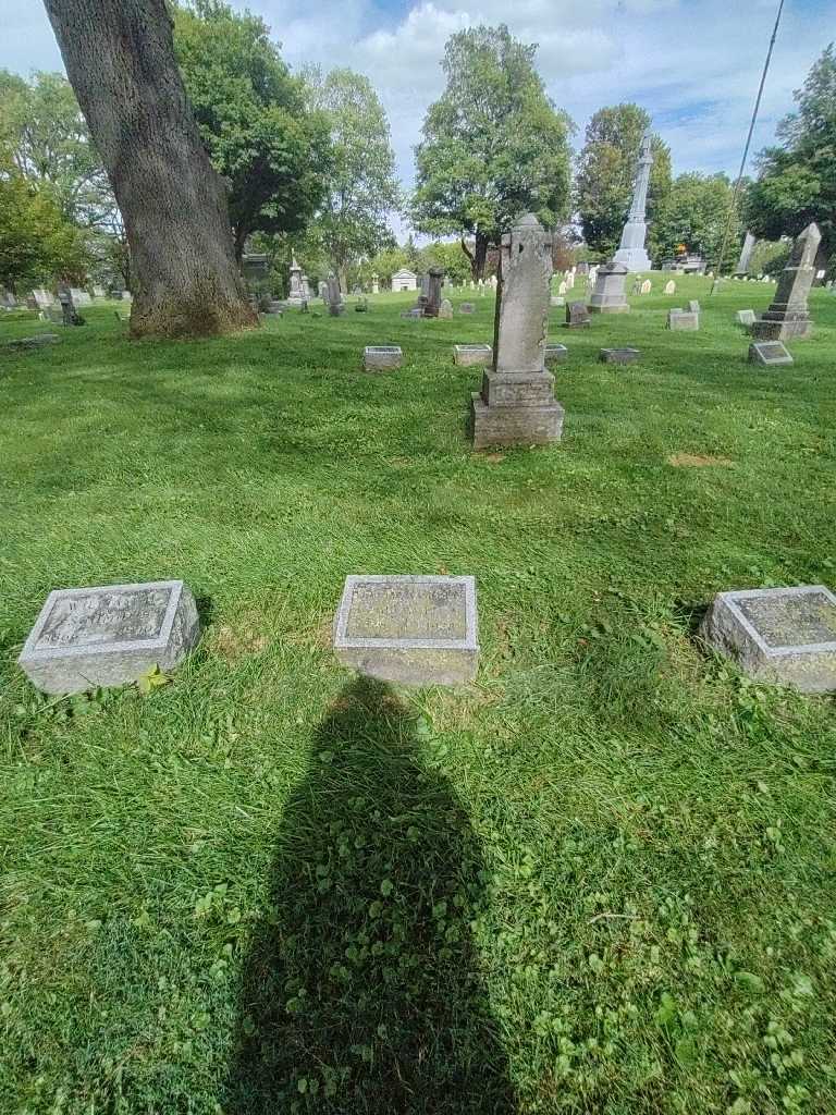 Hattie R. Schmidt Green's grave. Photo 1