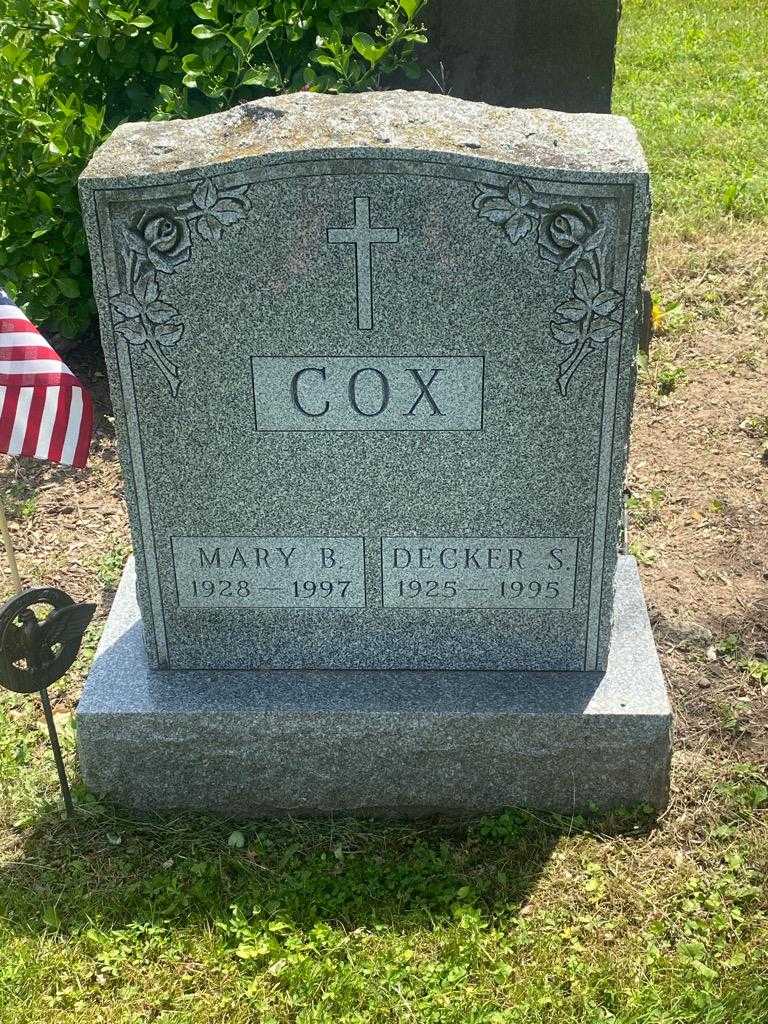 Decker S. Cox's grave. Photo 3