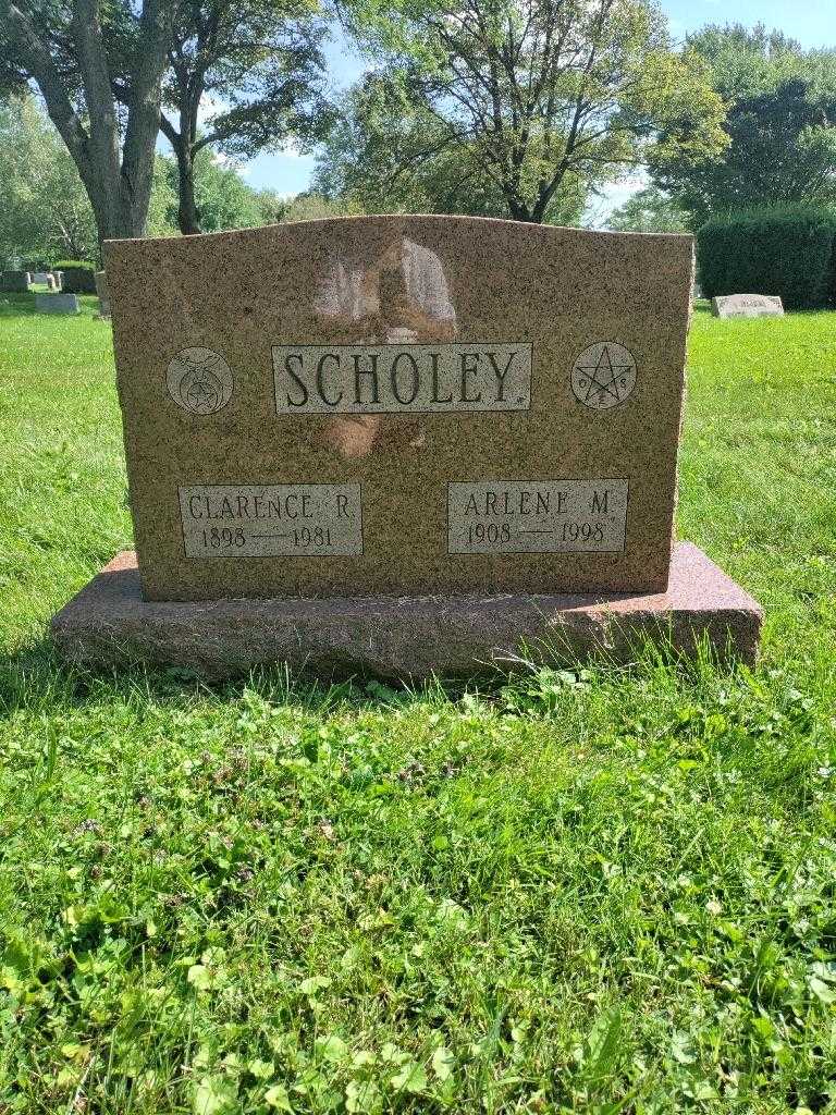 Clarence R. Scholey's grave. Photo 2