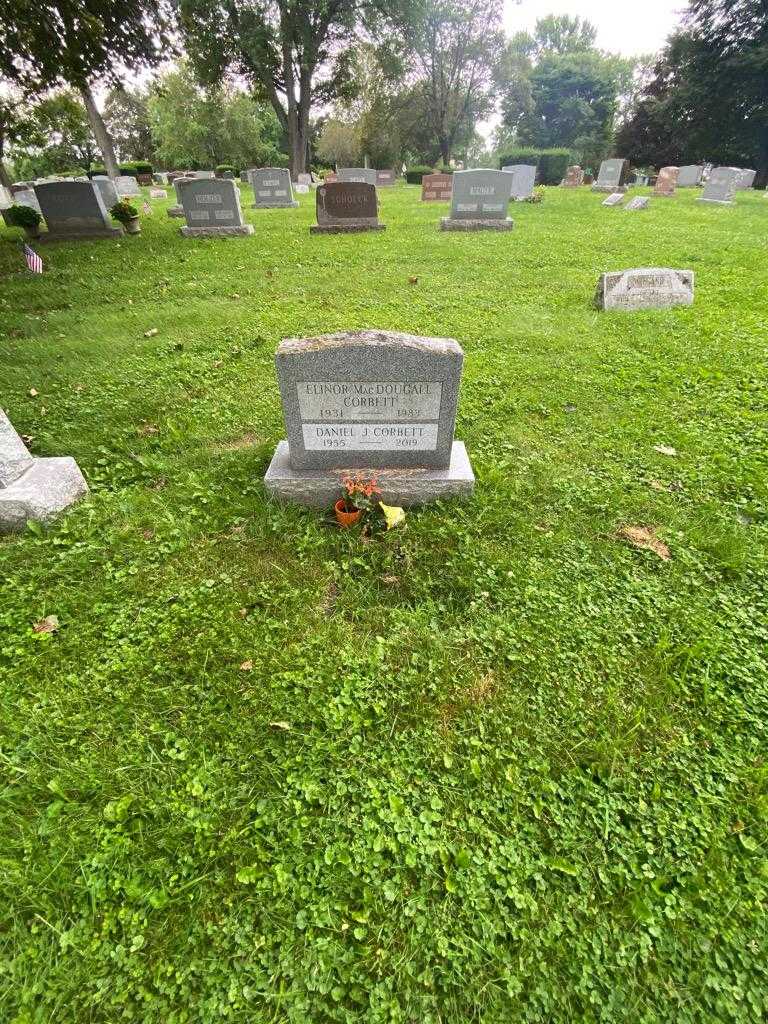 Elinor MacDougall Corbett's grave. Photo 1