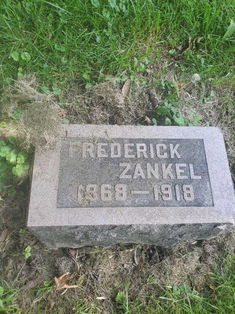 Frederick W. Zankel's grave. Photo 4