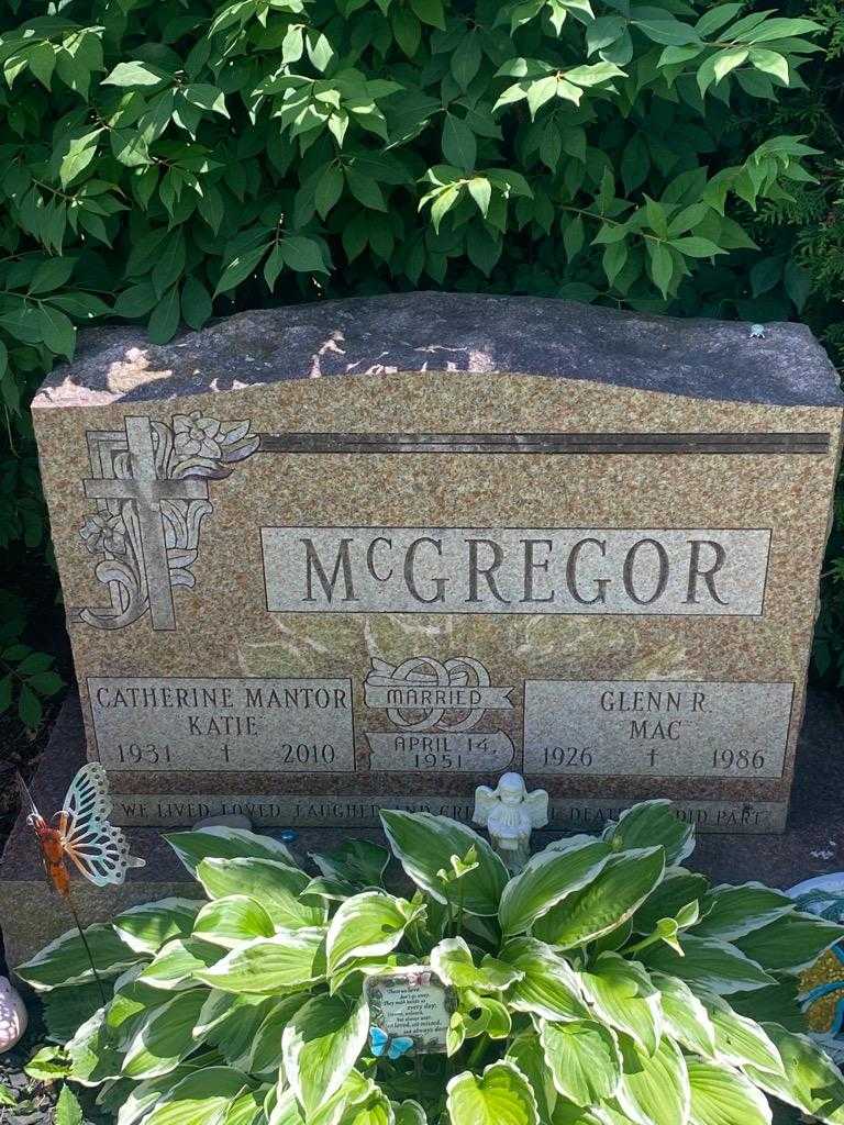 Glenn R. "Mac" McGregor's grave. Photo 3