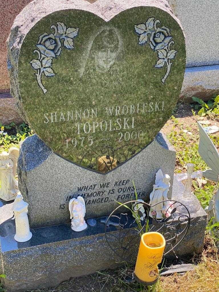 Shannon Wrobleski Topolski's grave. Photo 3