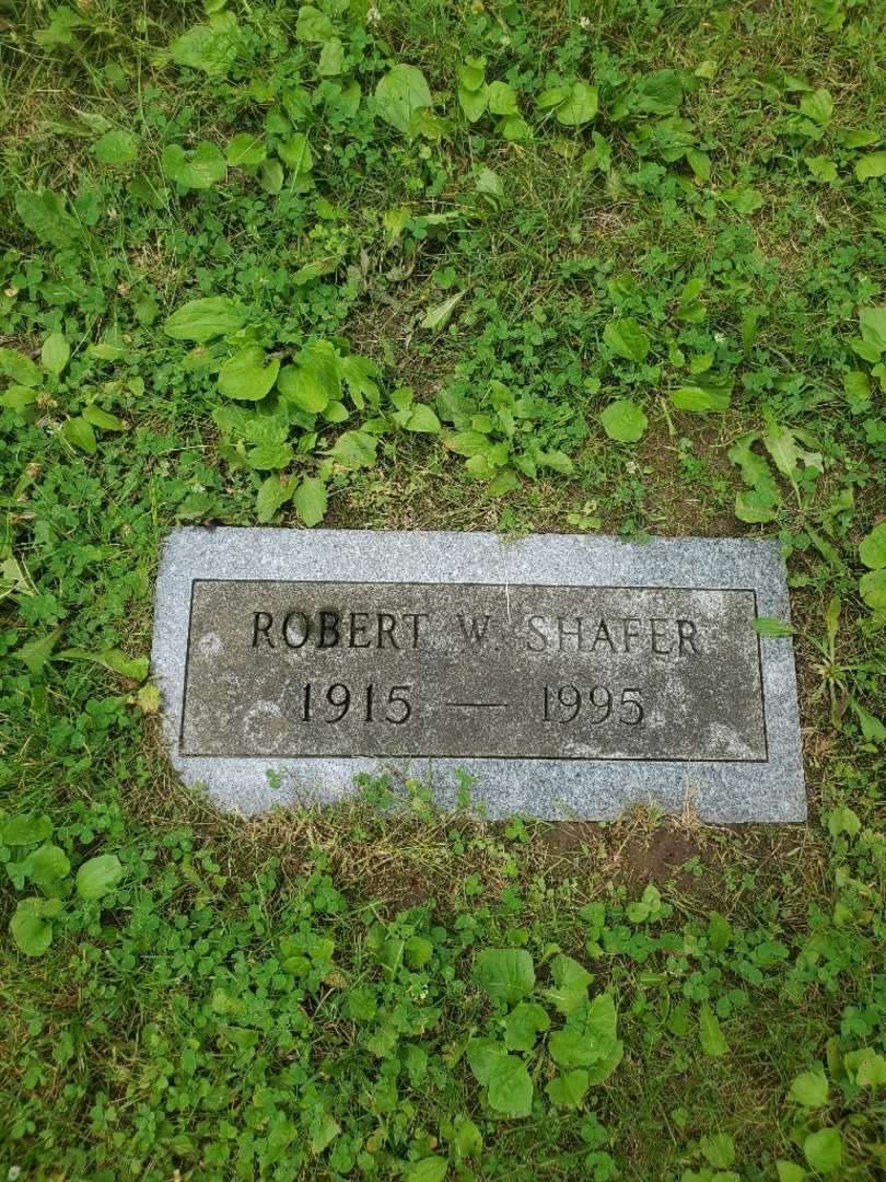 Robert W. Shafer's grave. Photo 3