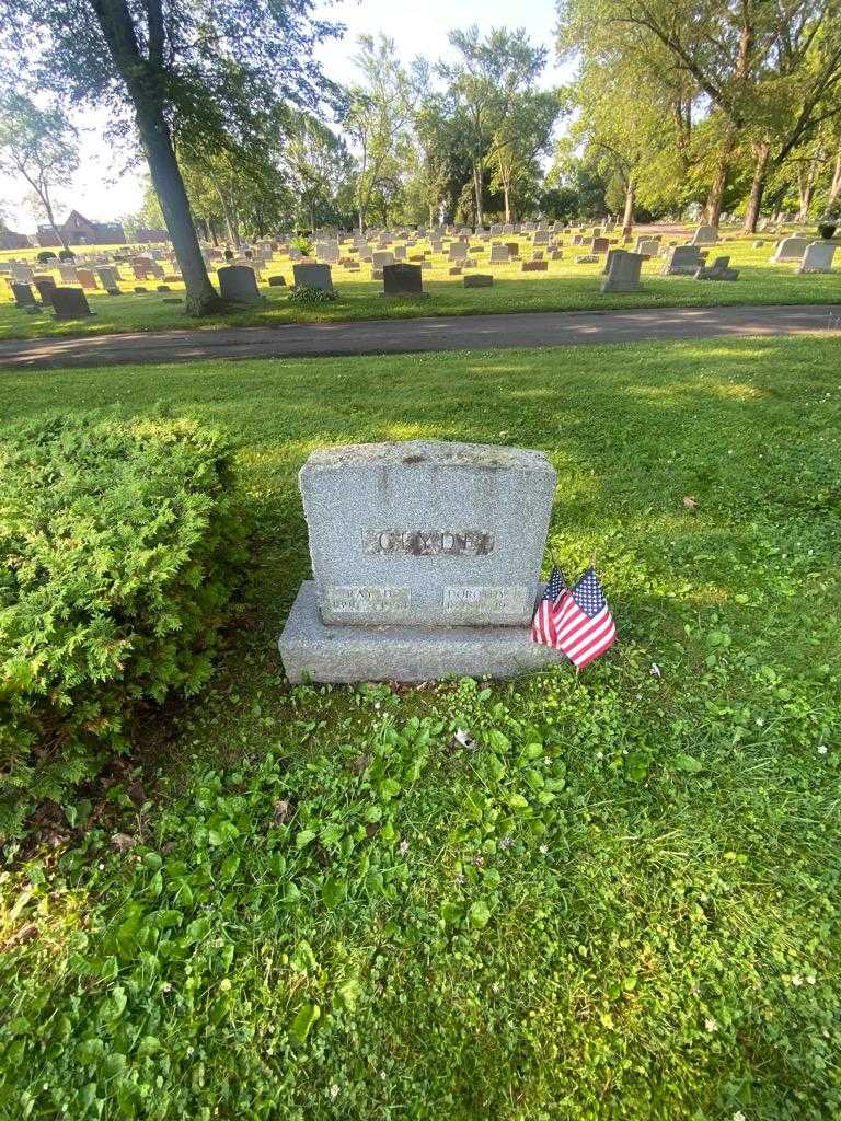 Dorothy B. Clyde's grave. Photo 1