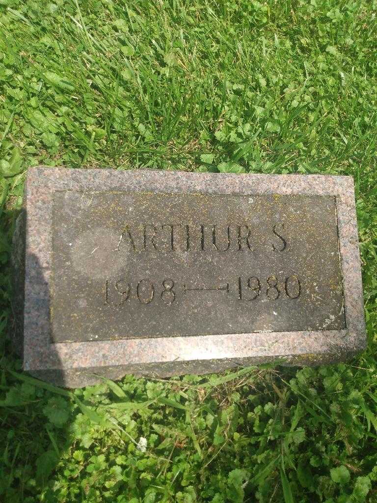 Arthur S. Law's grave. Photo 2