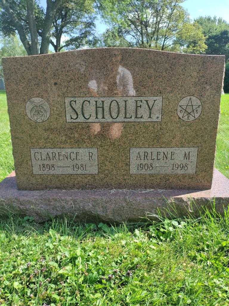 Clarence R. Scholey's grave. Photo 3