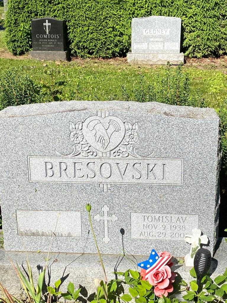 Tomislav Bresovski's grave. Photo 3