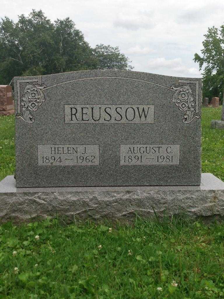 August C. Reussow's grave. Photo 3