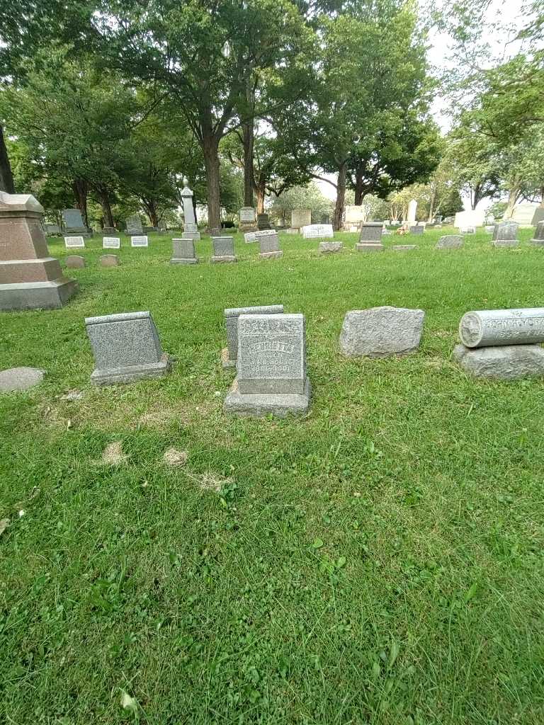 Henrietta E. House's grave. Photo 1