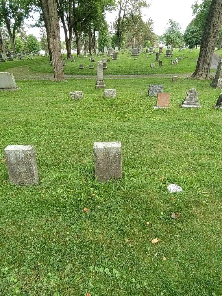 Margaret Walter's grave. Photo 1