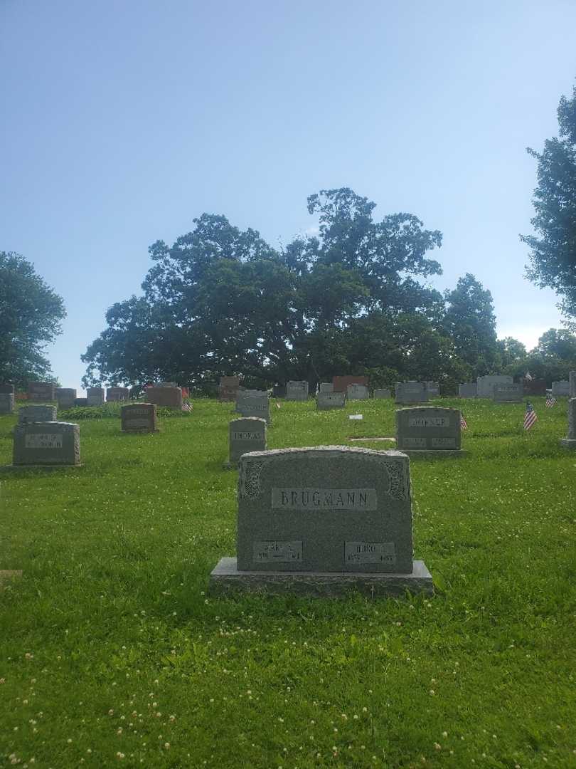 Mary E. Brugmann's grave. Photo 1