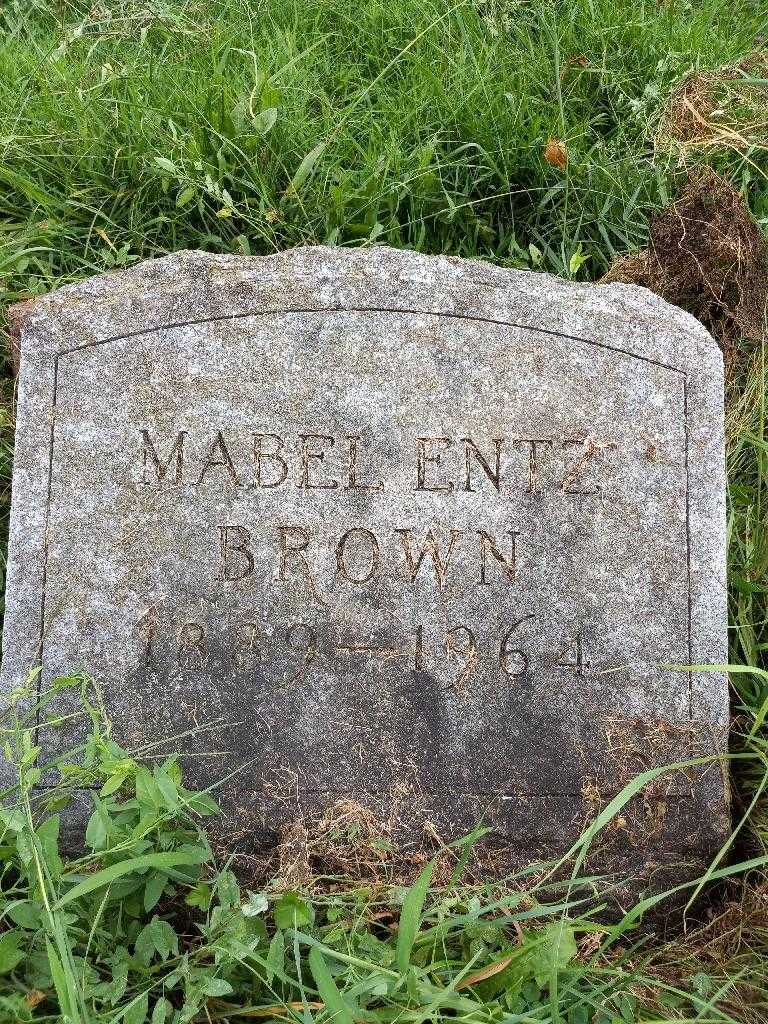 Mabel Entz Brown's grave. Photo 2