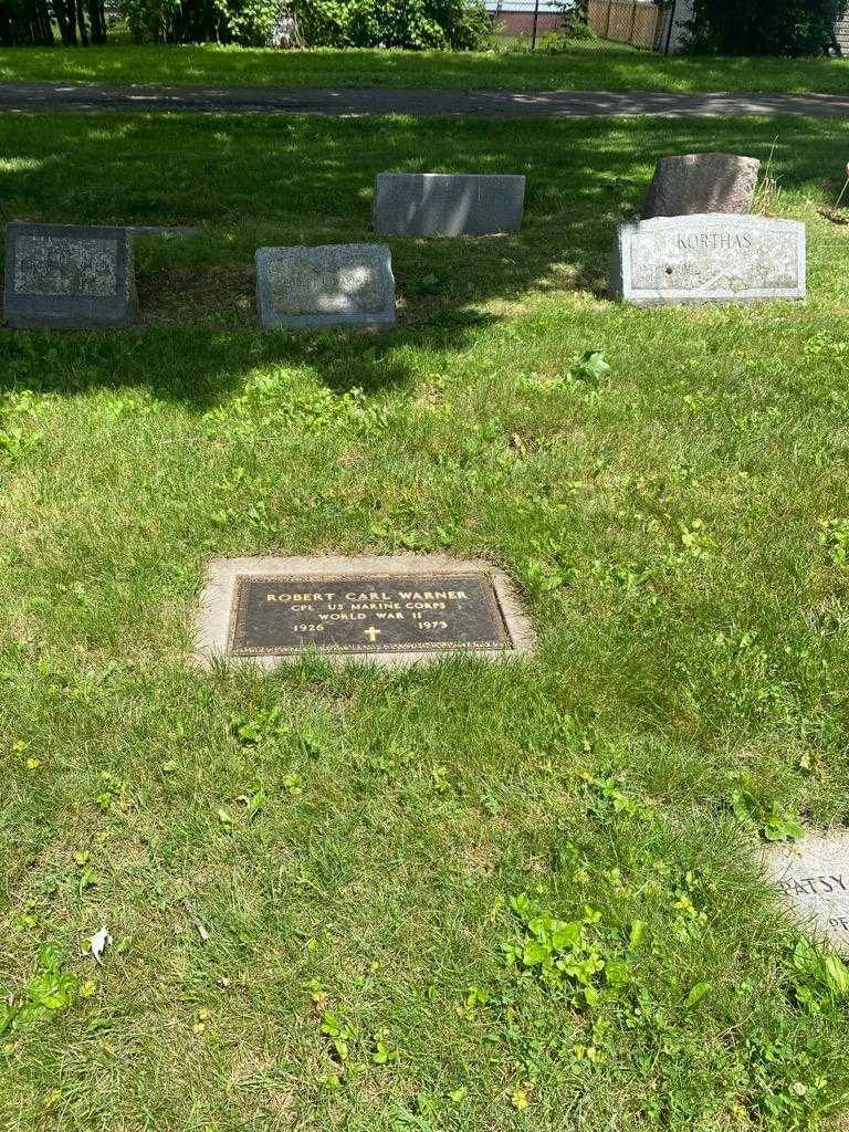 Robert Carl Warner's grave. Photo 1