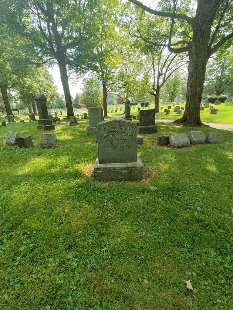 Margaret "Maggie" Schifferdecker's grave. Photo 3