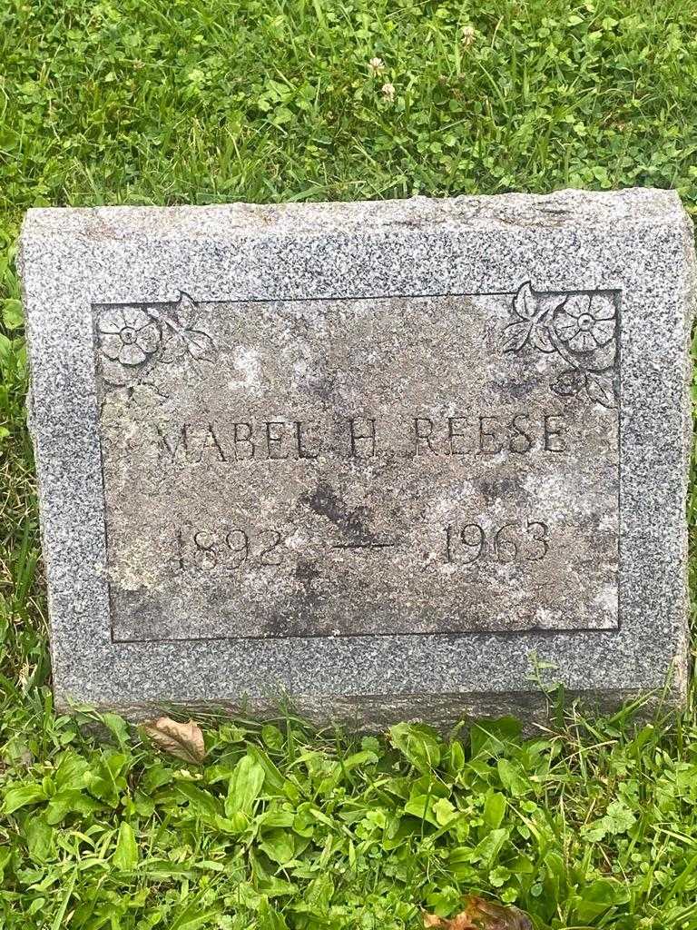 Mabel H. Reese's grave. Photo 3