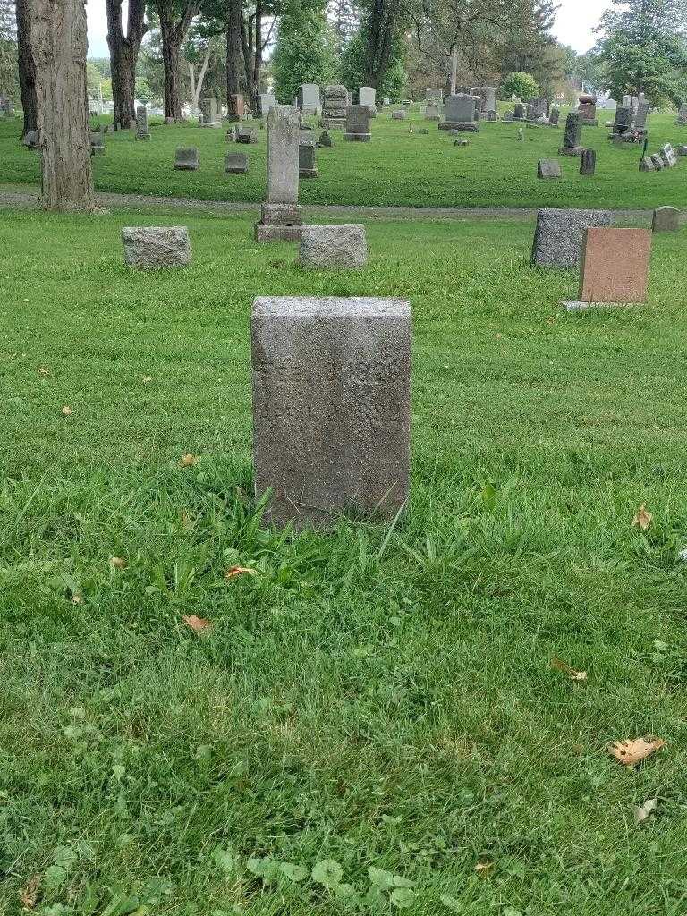 Margaret Walter's grave. Photo 2