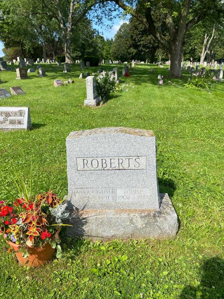 Louise Roberts's grave. Photo 2